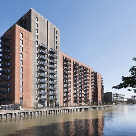 Modern Studios And Apartments At Barking Wharf In Londres Exterior foto