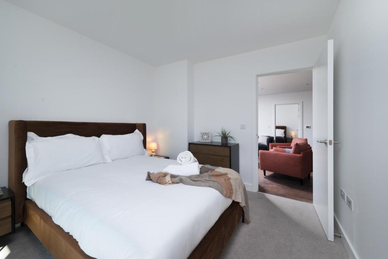 Modern Studios And Apartments At Barking Wharf In Londres Exterior foto