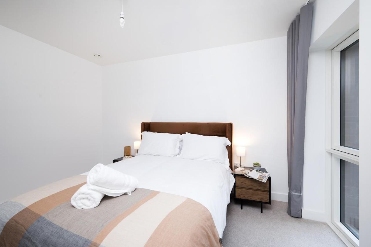 Modern Studios And Apartments At Barking Wharf In Londres Exterior foto
