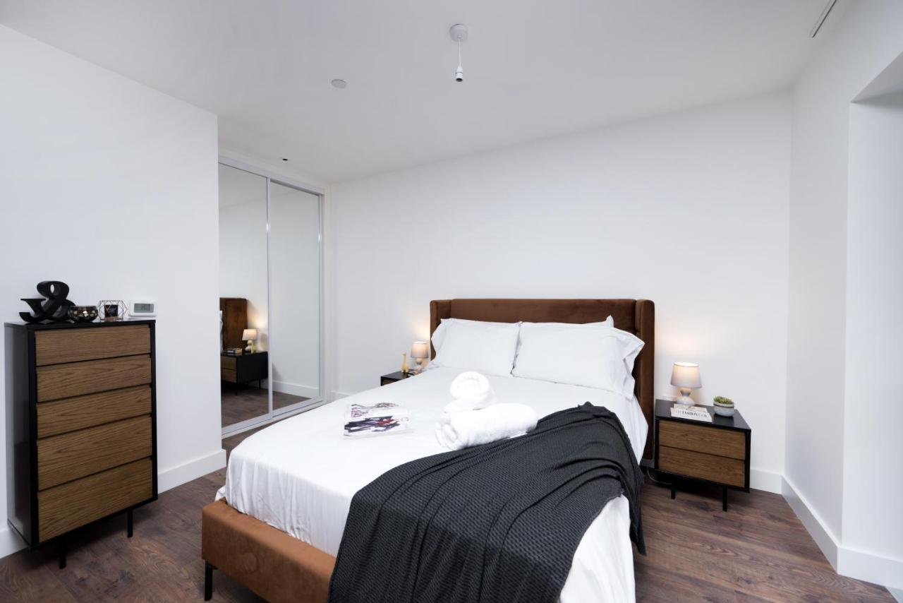 Modern Studios And Apartments At Barking Wharf In Londres Exterior foto